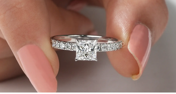 Synthetic Diamond Engagement Rings: Love with Integrity post thumbnail image